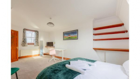 Spacious and Inviting 4BD Home Haggerston